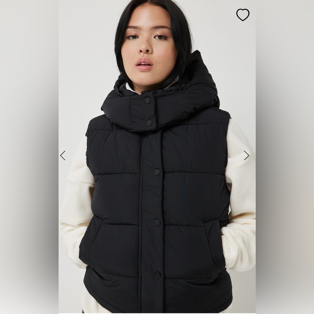 HALARA Midnight Black Cropped Removable Hood Down Filled Puffer Vest    XL  NWT